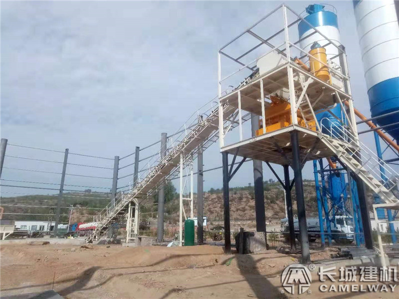 60商混砼搅拌站设备是众多商混砼搅拌站设备型号中的一种,也叫60商混搅拌站或是60商混搅拌机。而60商混砼搅拌站用的是js1000型混凝土搅拌主机,一次可出一方料,因此也叫一方机搅拌站或一方搅拌站。