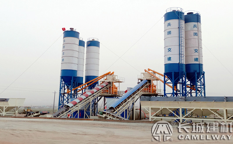 混凝土搅拌站现场图片 混凝土搅拌站现场图片